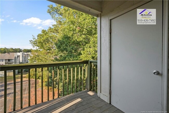 Building Photo - 6800 Willowbrook Dr