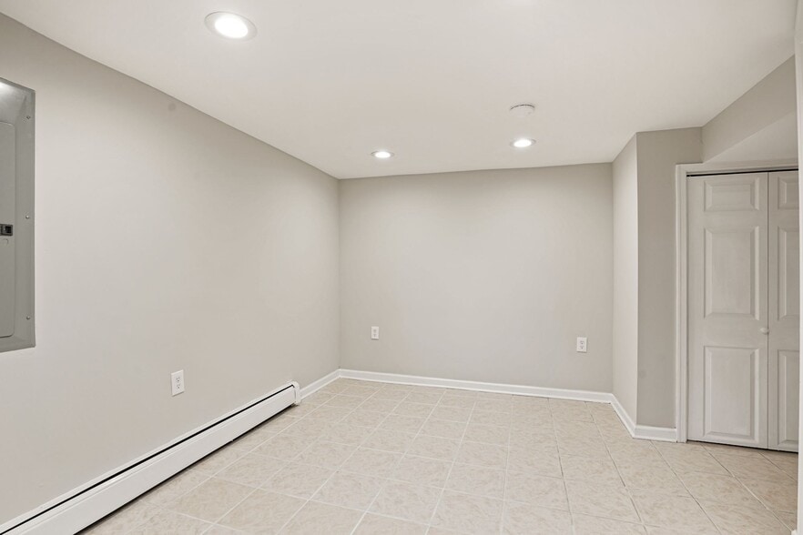 Building Photo - 3805 New Hampshire Ave NW