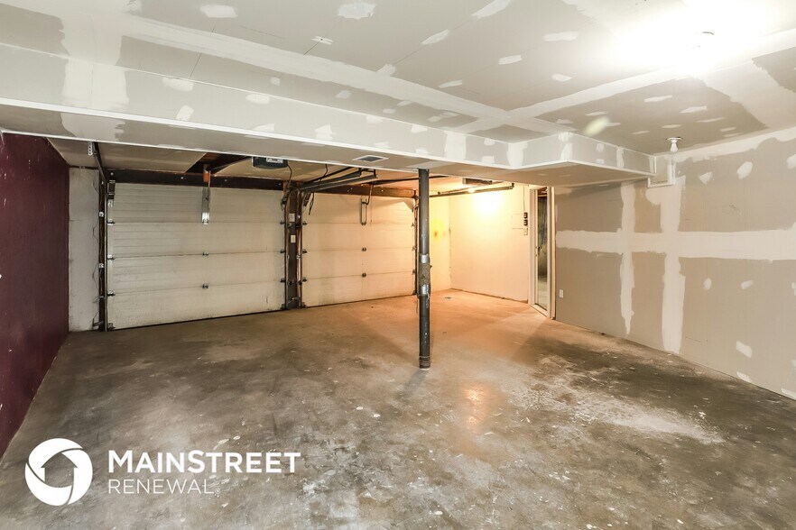 Building Photo - 4259 NE Kelsey Rd