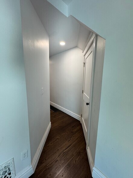 Building Photo - 5011 S Broadway