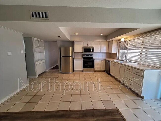 Building Photo - 3 BR/2BA | Renovated Single Family Home |Gated backyard!