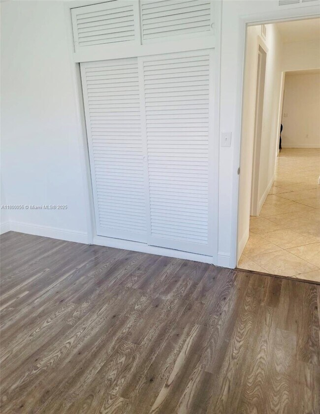 Building Photo - 4225 SW 98th Ct