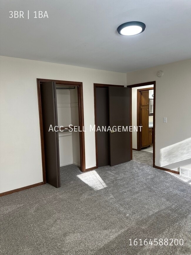 Building Photo - 5798 Christie Ave SE