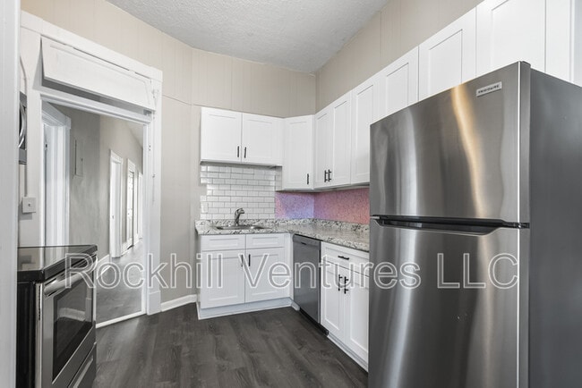 Building Photo - 508 W 42nd St