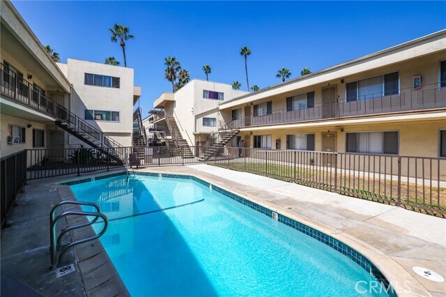 Primary Photo - 3430 Elm Ave