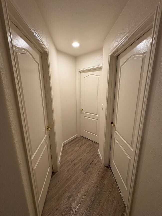 Building Photo - Beautiful home with pool Available Now!