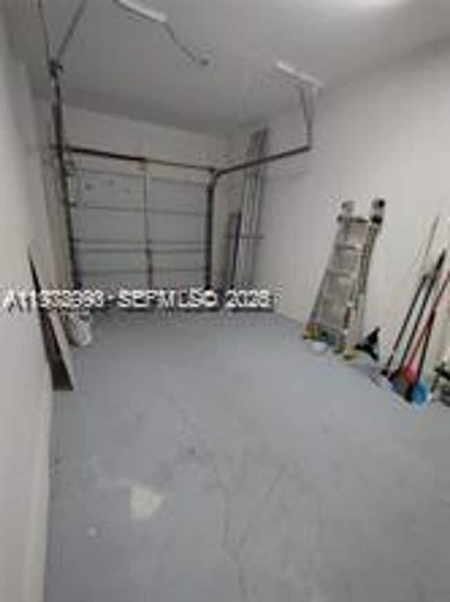 Building Photo - 8546 SW 165th Pl