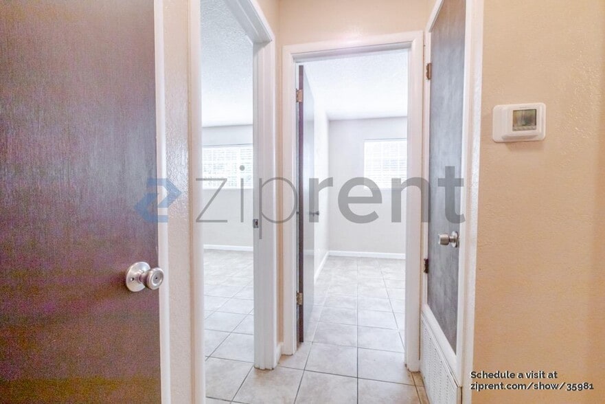 Building Photo - 10978 Hirschfeld Way