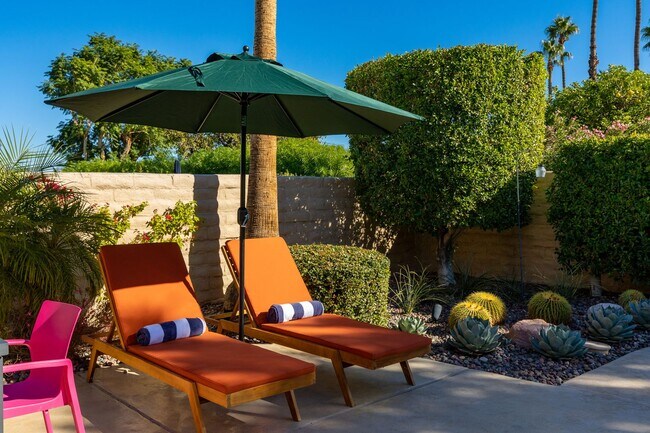 Building Photo - Stylish Palm Springs Retreat with Pool