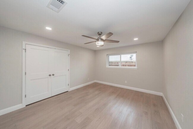 Building Photo - 4904 Arborlawn Dr