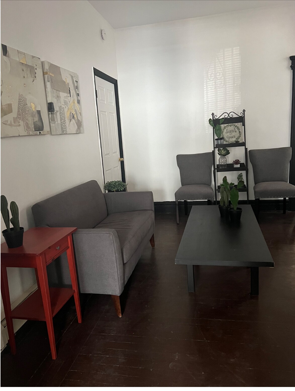 Living room - 283 Clifton Ave