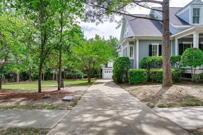 Building Photo - Beautiful home in Lake Carolina Harborside with Fully Equipped Private Apartment