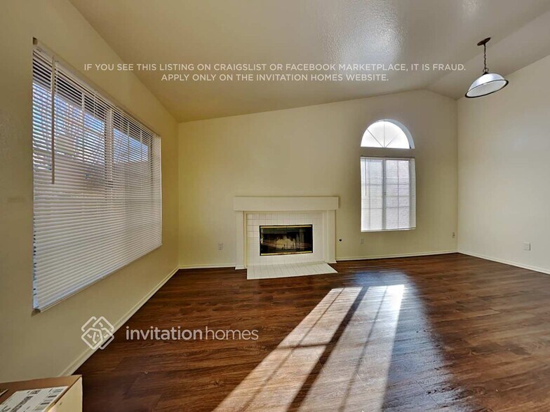 Building Photo - 3140 Crowne Dr