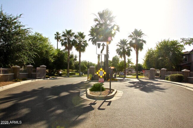 Building Photo - 1918 E Harrison St