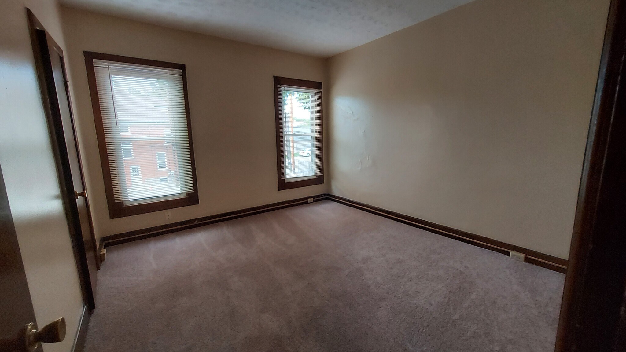 Building Photo - 404 King Ave