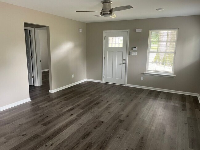 Building Photo - Adorable 4bed/2bath built in 2021