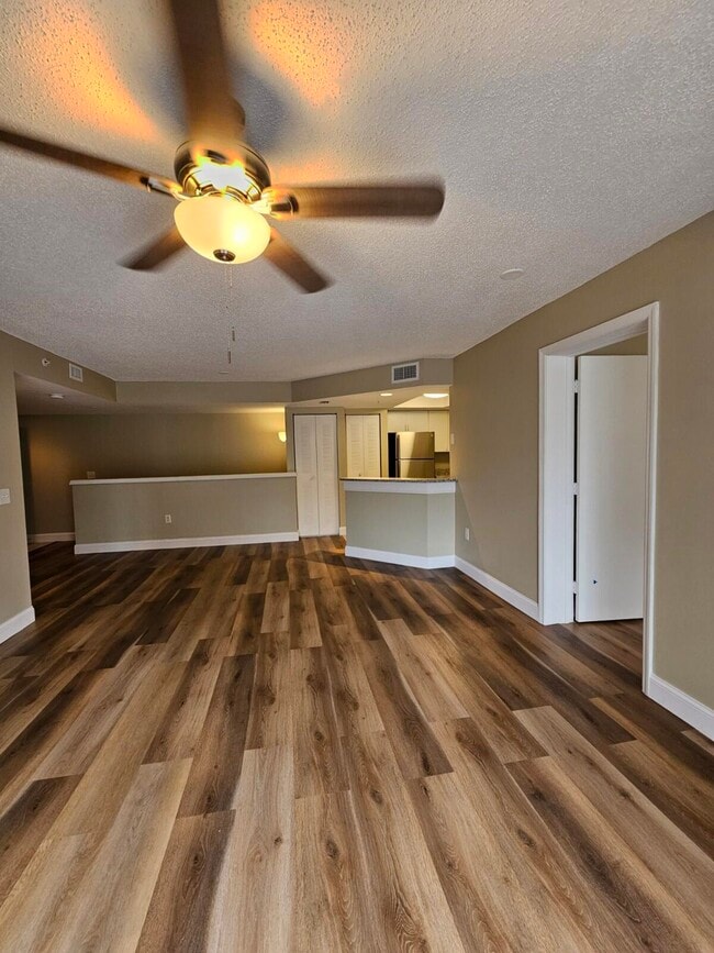 Building Photo - 4187 N Haverhill Rd