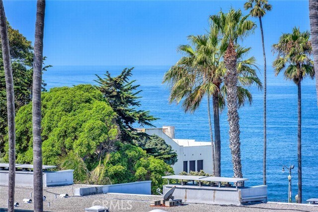Building Photo - 230 S Catalina Ave