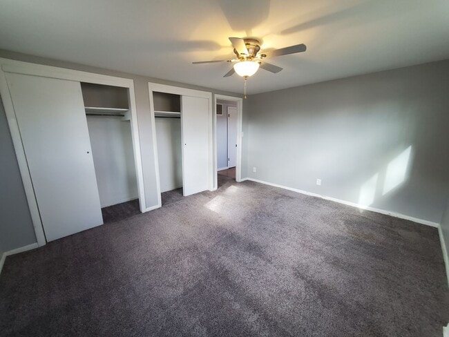 Building Photo - 2 Bedroom House  in Silvis