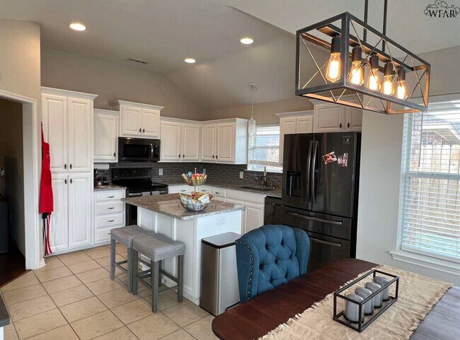 Building Photo - 6053 Laci Ln