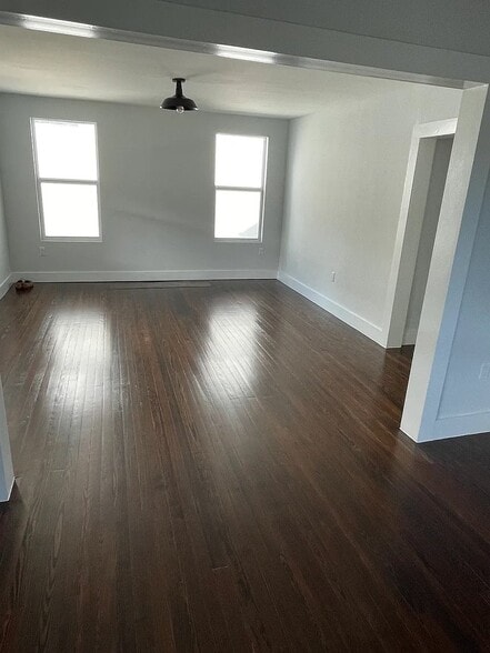 Building Photo - 7121 SW 63rd Ave