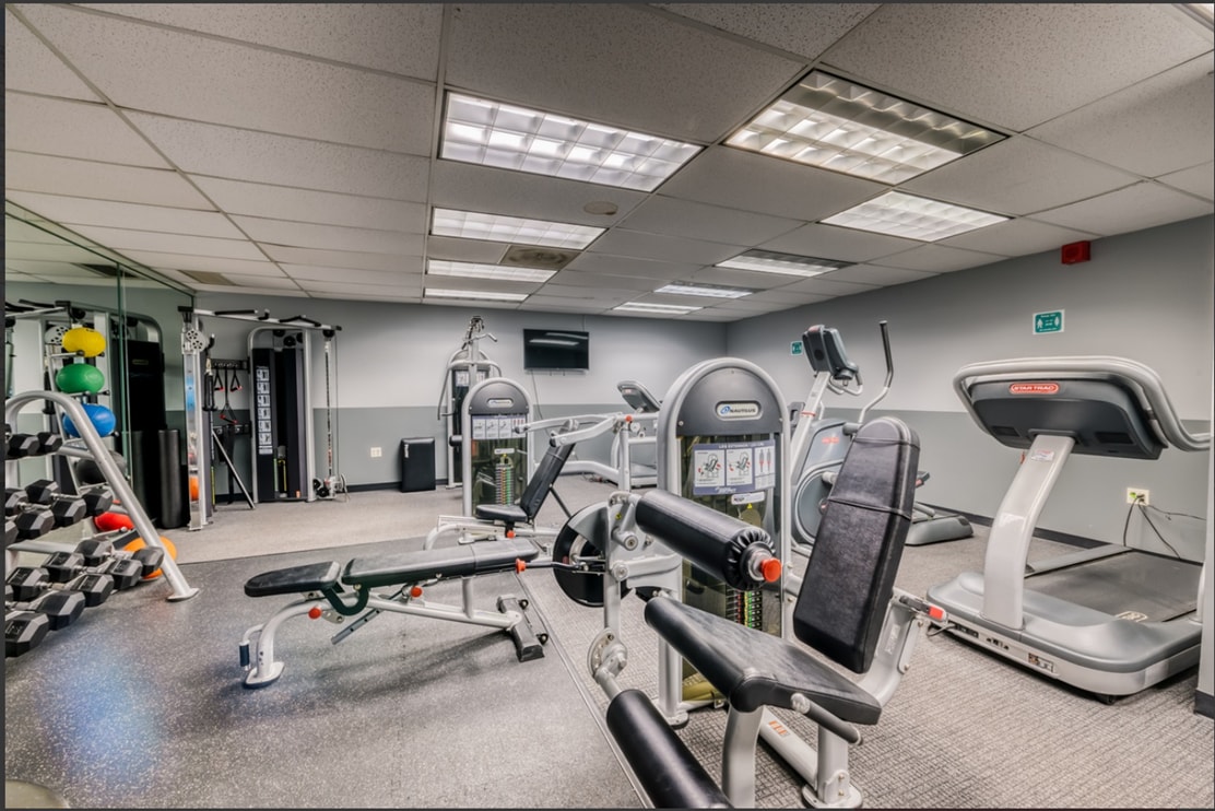 Building Photo - 6030 N Sheridan Rd