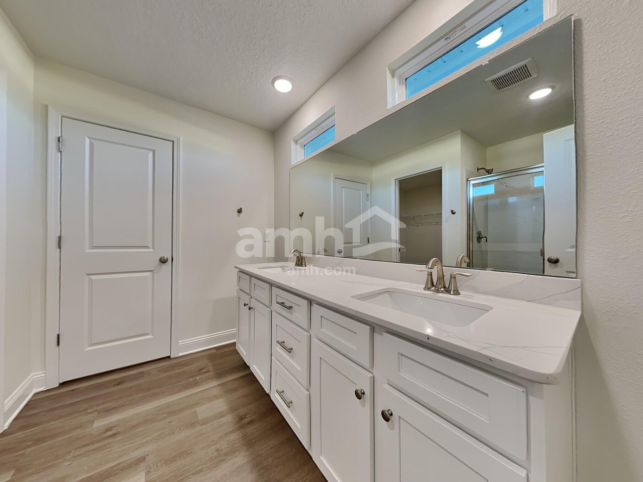 Building Photo - 11614 Hillside Dr