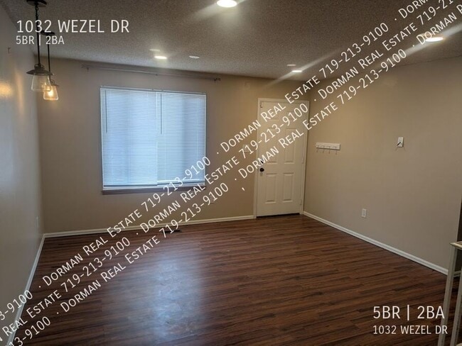 Building Photo - 1032 Wezel Dr