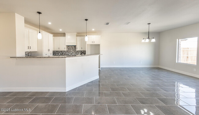 Building Photo - 1808 Ross Ave