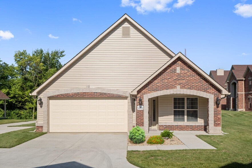 Attached 2 Car Garage - The Waterways of Lake Saint Louis Homes