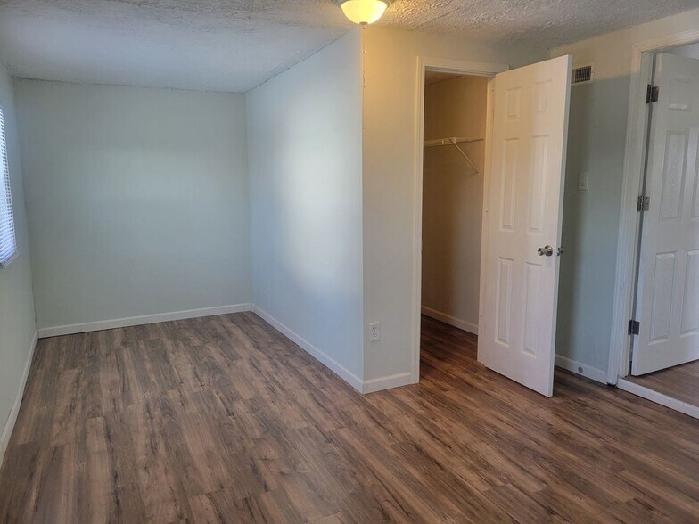 Building Photo - 4440 Saint Ann Ln