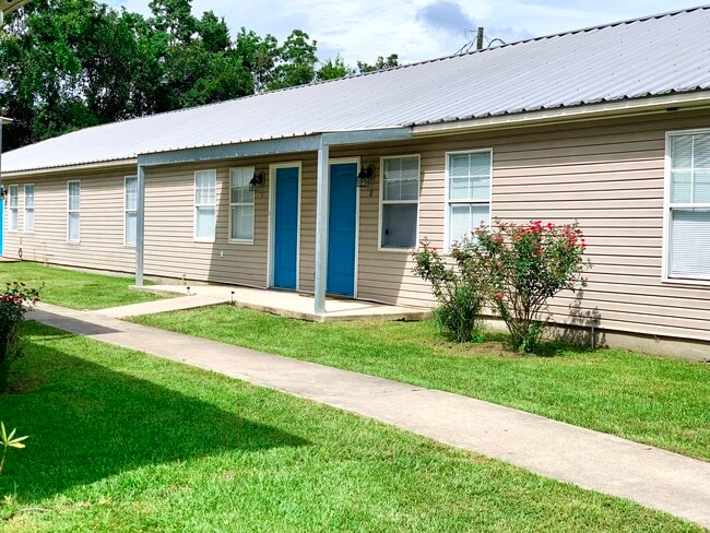 Private Entrances - 608 W Cherry St