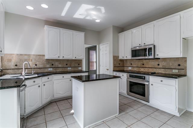 Building Photo - 637 Bella Vista Dr