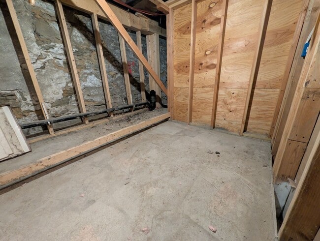 Building Photo - 5737 Kentucky Ave