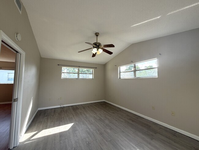 Building Photo - 232 Babson Dr