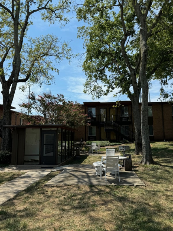 Building Photo - 3600 Hillsboro Pike