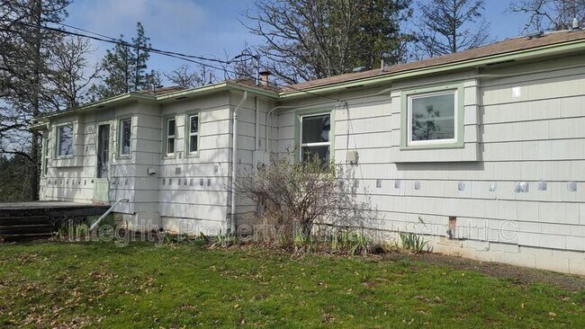 Building Photo - 7085 Butte Falls Hwy