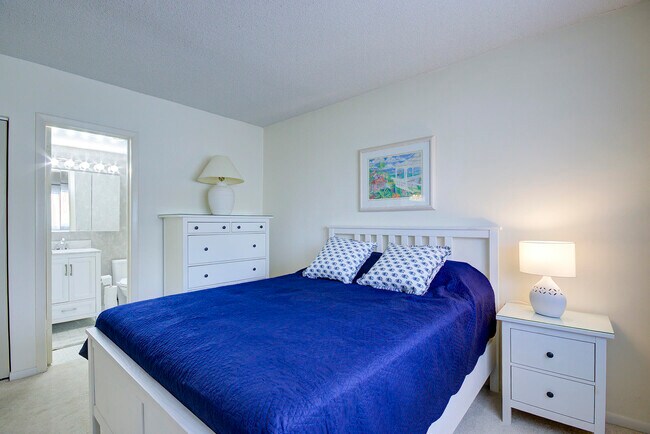 Building Photo - 3100 S Ocean Blvd