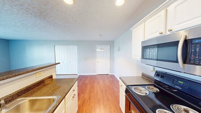 Building Photo - 5586 Cypress Chase