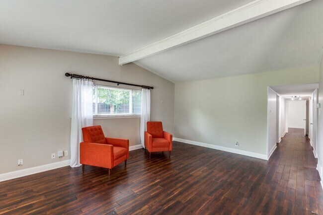 Building Photo - MID-CENTURY MODERN IN MACARTHUR PARK