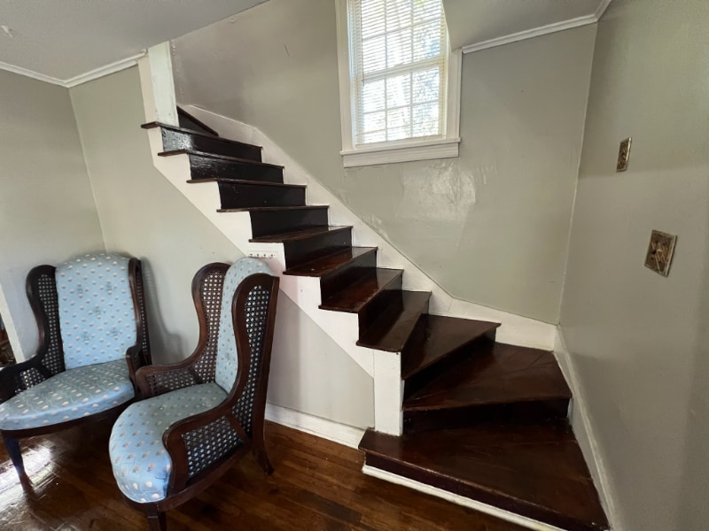 Building Photo - 1140 S College Ave