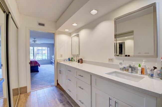 Building Photo - 15711 Loch Maree Ln