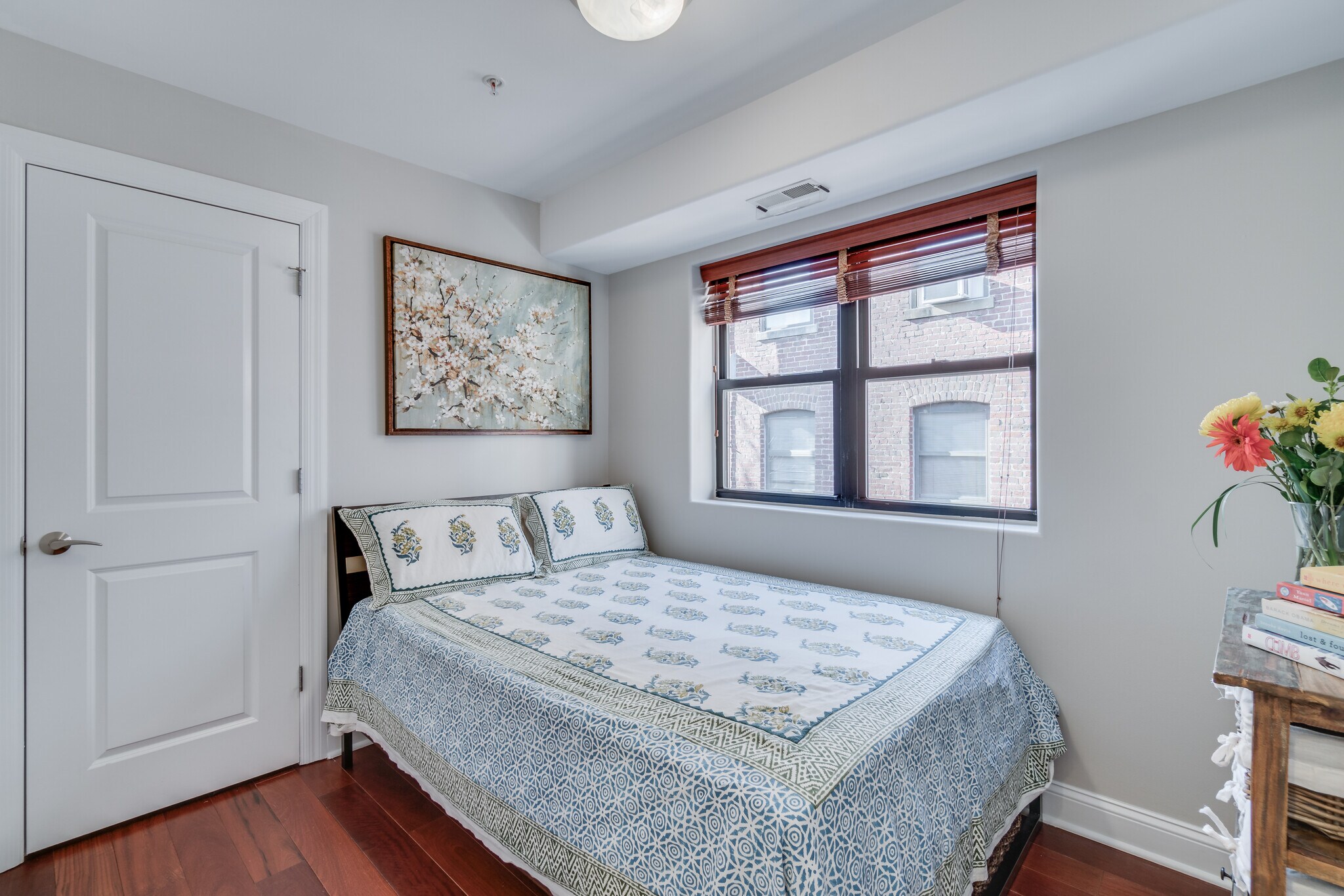 Second bedroom or great for a home office - 1354 Euclid St NW