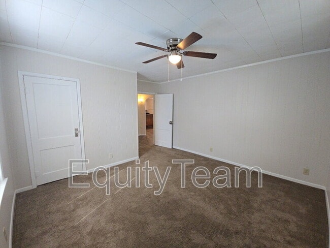 Building Photo - 1716 Cedar Ave