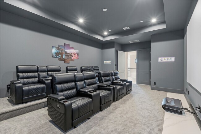 Building Photo - 13034 Memorial Dr