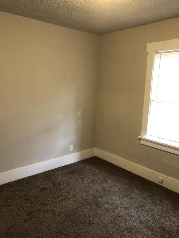 Building Photo - 810 21st St