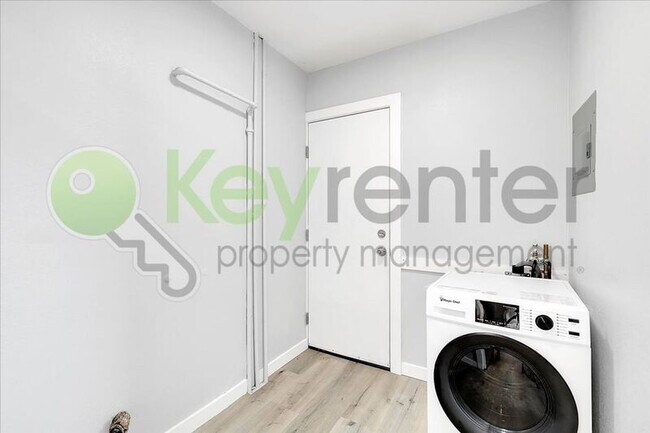 Building Photo - 1517 23rd St
