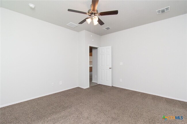 Building Photo - 2321 Aylesbury Dr
