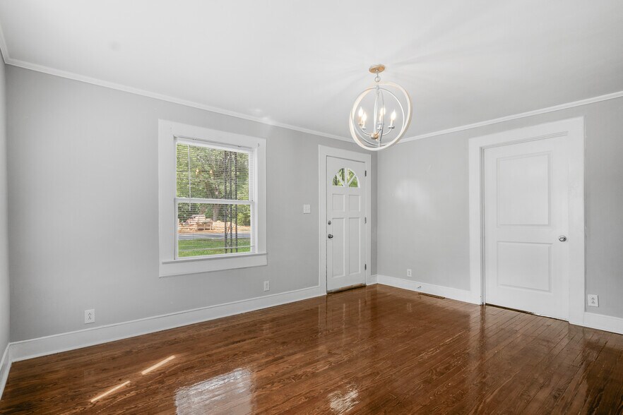 Building Photo - 4427 Northaven Dr
