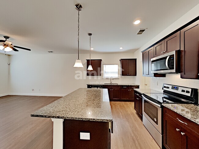 Building Photo - 179 Makenna Dr